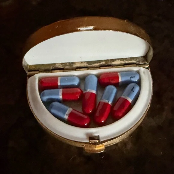 Vintage pill box - Picture 11 of 13